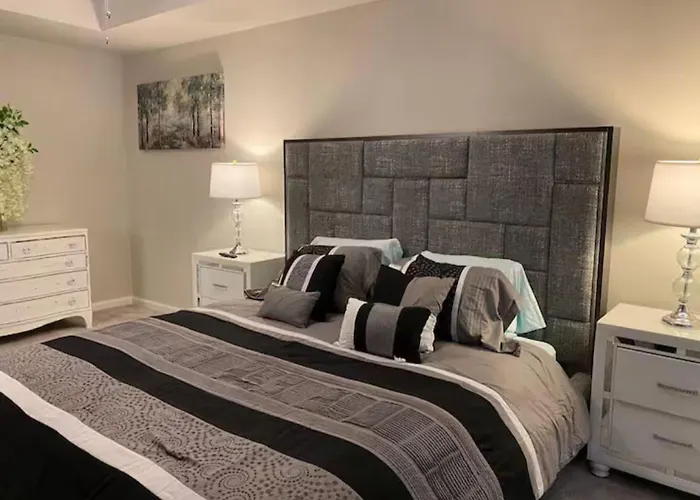 Holiday Three-Bedroom Home