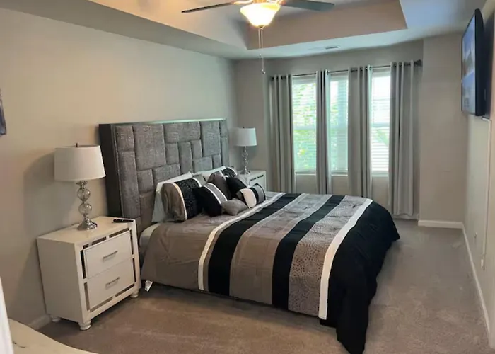 Holiday Three-Bedroom Home