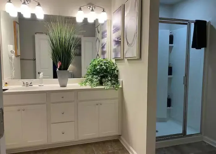 Holiday Three-Bedroom Home